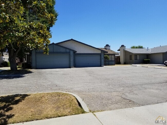 Building Photo - 5913 Auburn Oaks Dr Rental