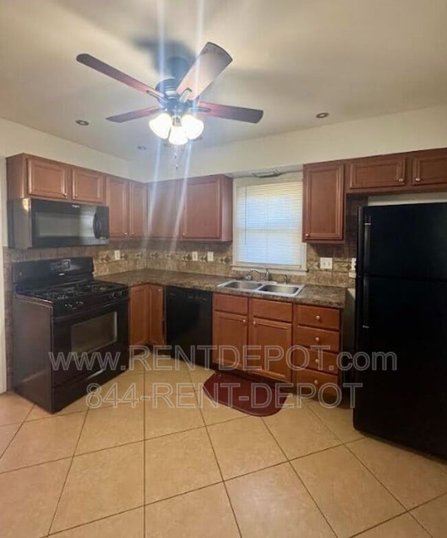 Photo - 3425 Covert Ave