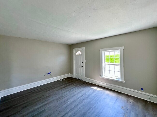 Photo - 831 Morton St