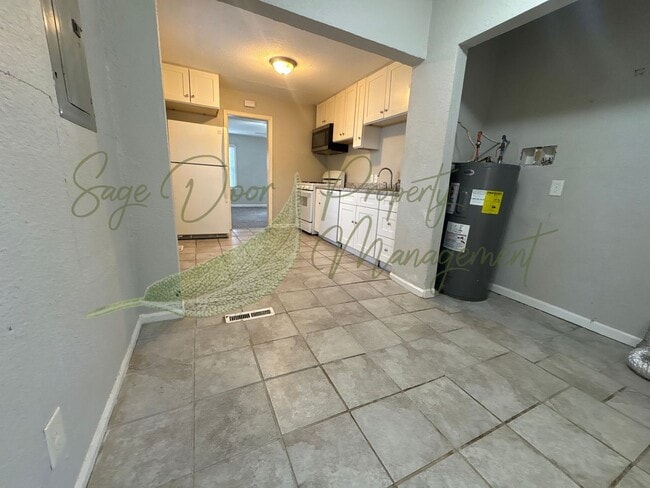 Photo - UPSTAIRS LOFT SPACE!!!