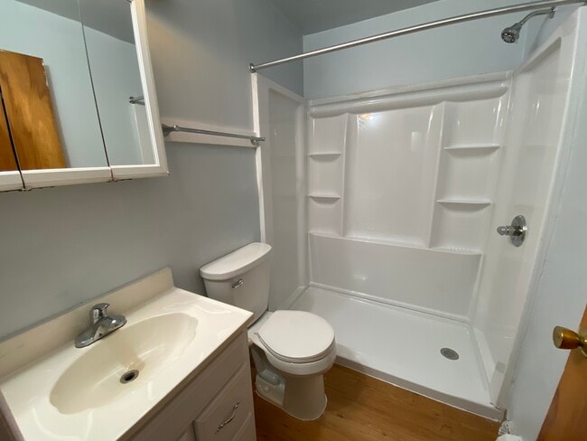 Photo - 607 Hill St