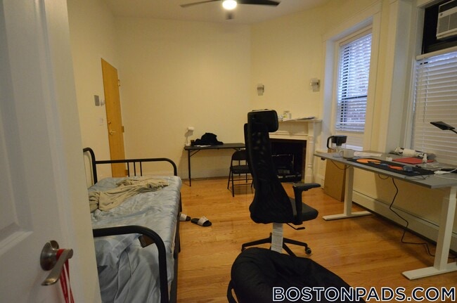 Photo - 79 Westland Ave Unidad 10