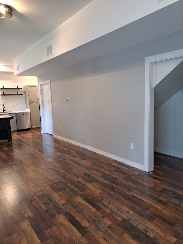 101 6th St