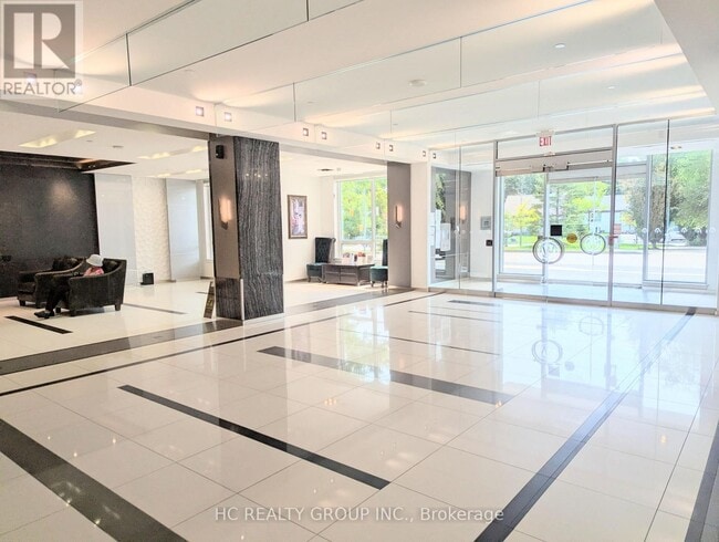 Photo - 7165 Yonge St Unit 111