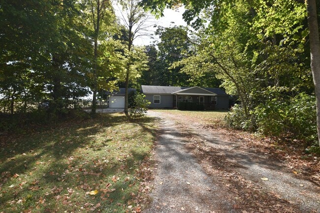 Photo - Country Home Available in Greenfield