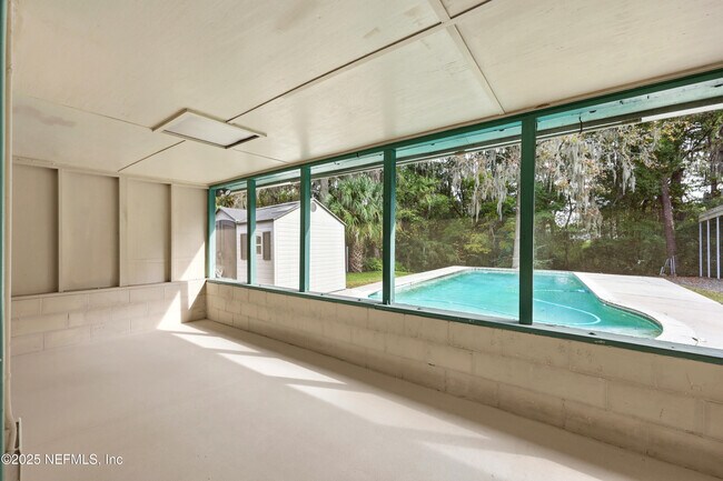 Photo - 457 Nightingale Rd