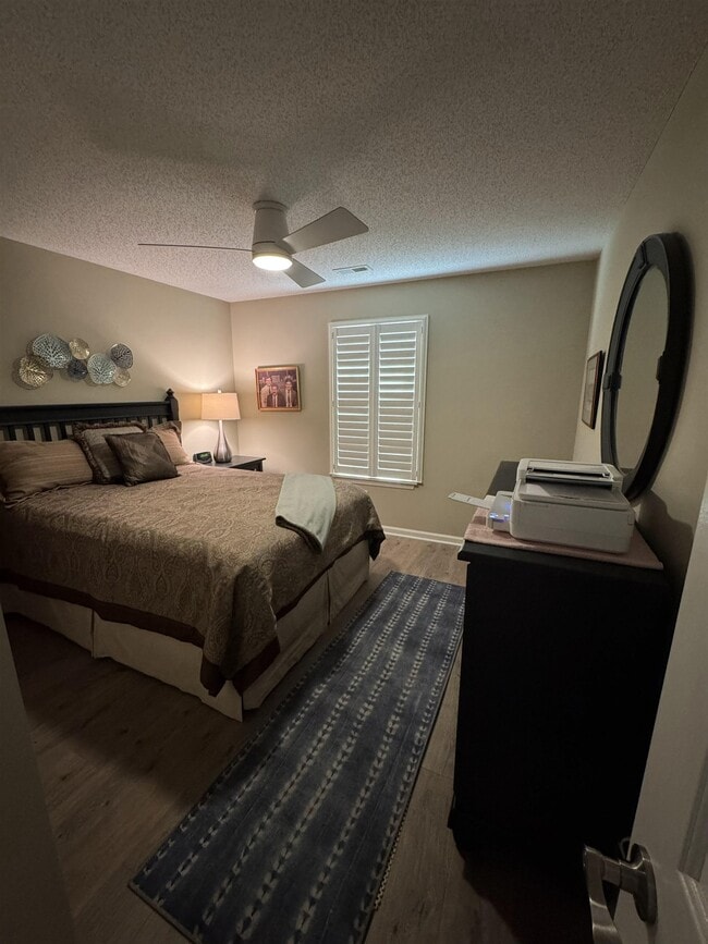 Photo - 643 Woodmoor Dr