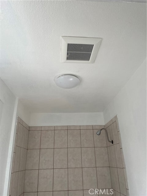 Photo - 676 E 115th St