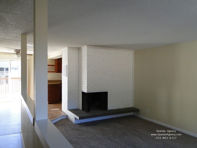 15818 Elm St E Unit A