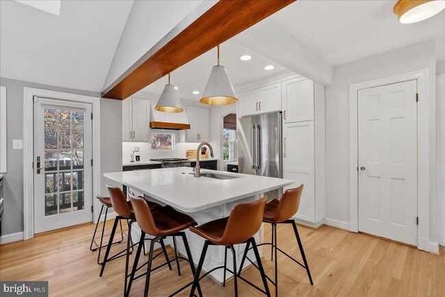 Building Photo - 2412 N Columbus St