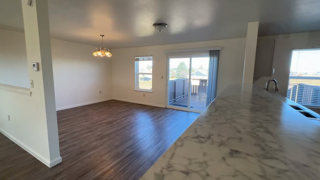 Photo - 962 Red Cloud Ct