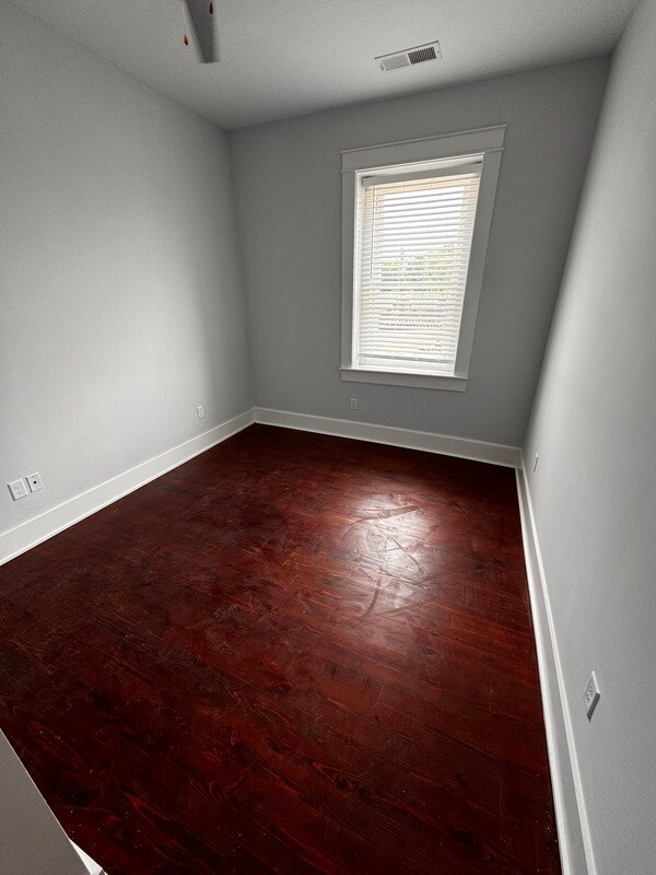 Photo - 101 S Main St Unidad 18