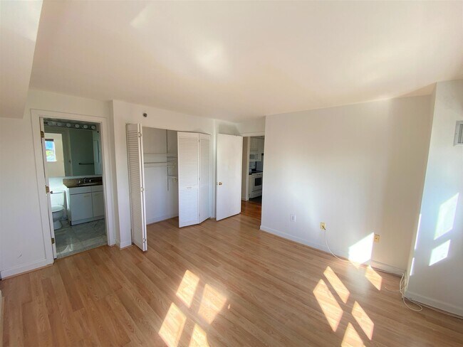 Photo - 931 Massachusetts Ave Unit 903