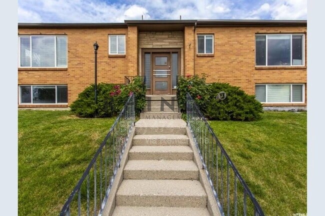 Building Photo - 615 Grand St E Unit 3
