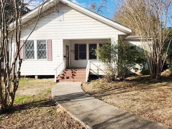Photo - 326 Lindsey St