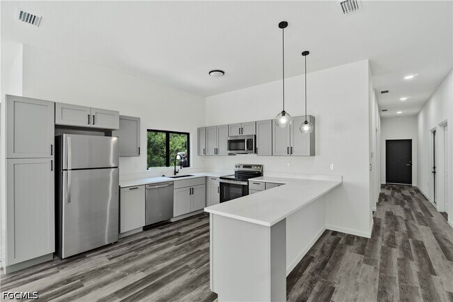 Photo - 603 Hawthorne Ave S