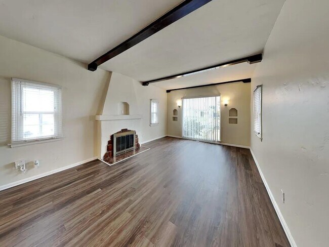 Photo - 2028 W 85th St