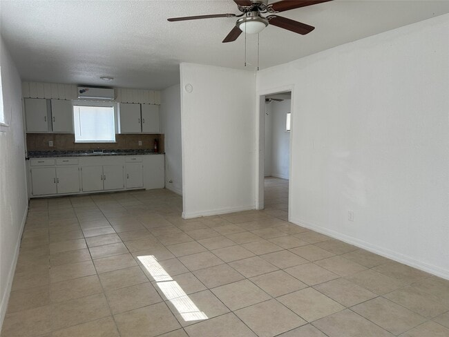 Photo - 3833 Mt Pleasant St