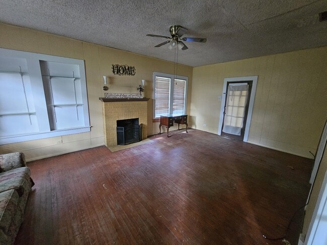 Photo - 1505 Quevado St