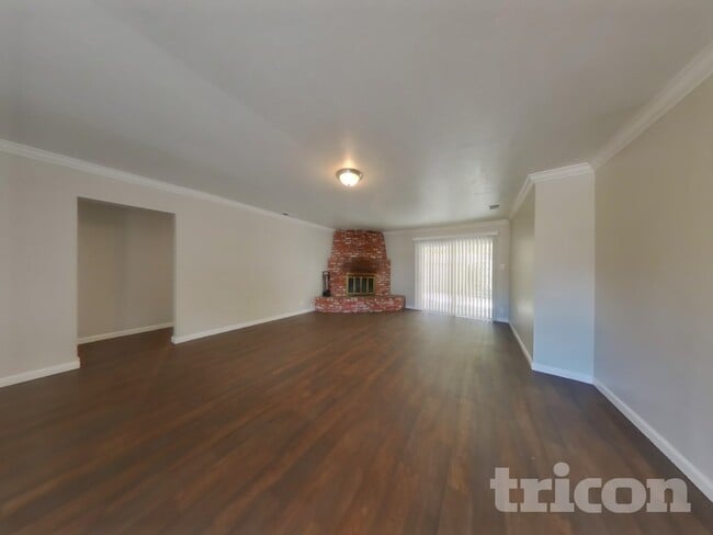 Photo - 783 Manor Rd