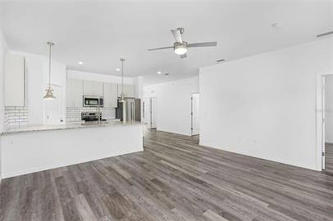 Building Photo - 26317 Explorer Rd Unit A