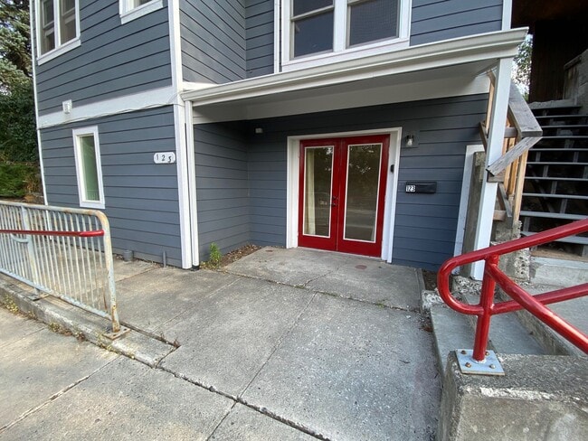 123 Styner Ave Unit Lower