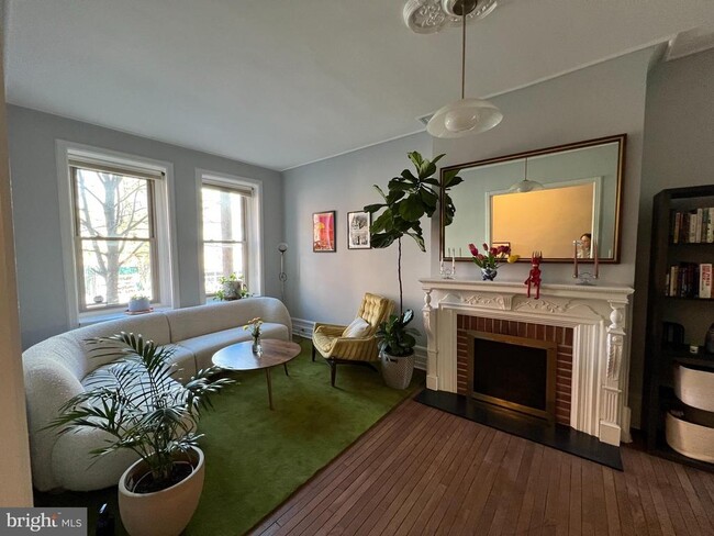 Photo - 855 N 24th St