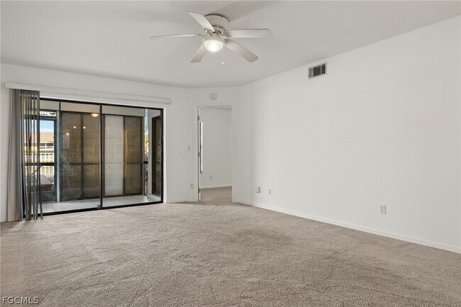 Photo - 4620 SE 5th Pl Unidad 106