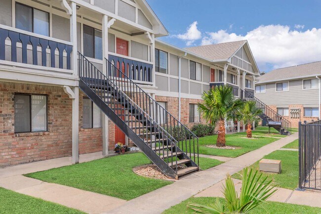 Castlewood Apartments
