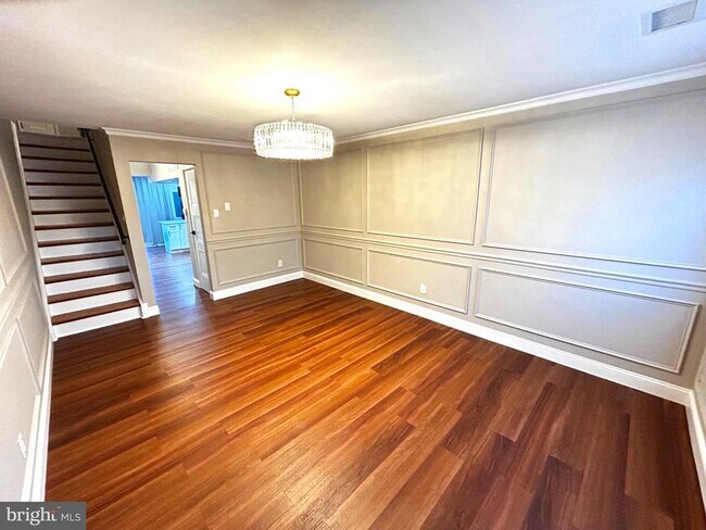 Photo - 33 Park Valley Ln