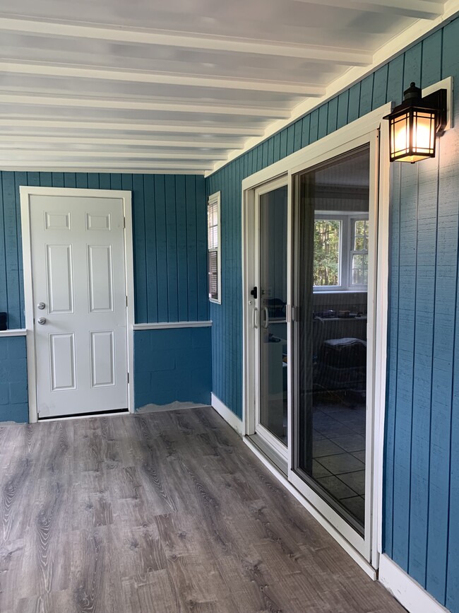 Enclosed porch entrance through sliding door - 67 E Creek Cir Unit In Law Apartment