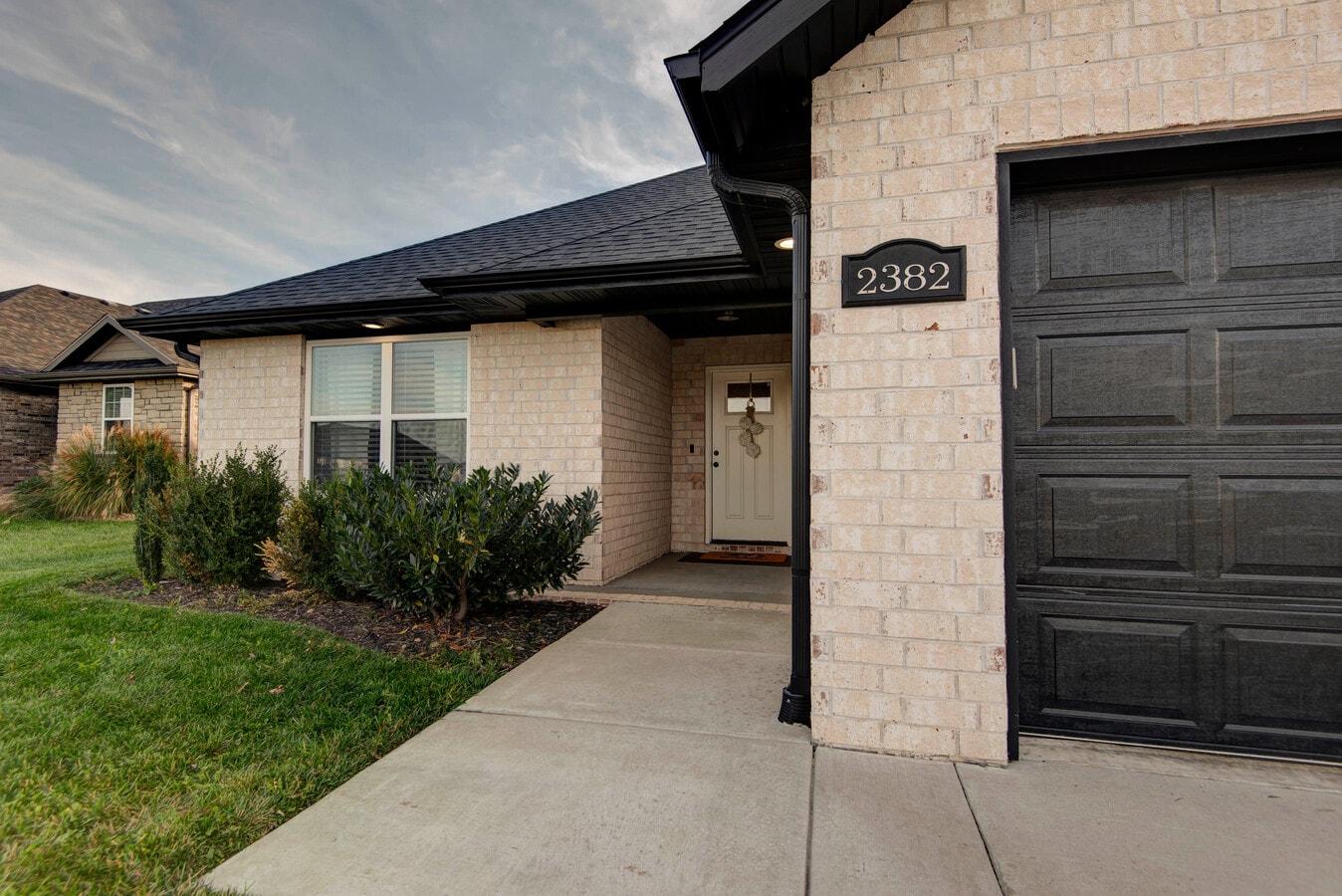 Photo - 2382 Athens St