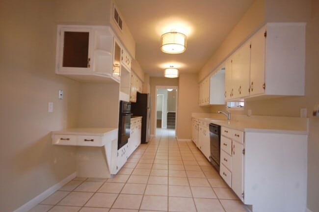 Photo - 3 Bedroom 2 Bathroom 2 Stall Attached Garage - Boone Iowa