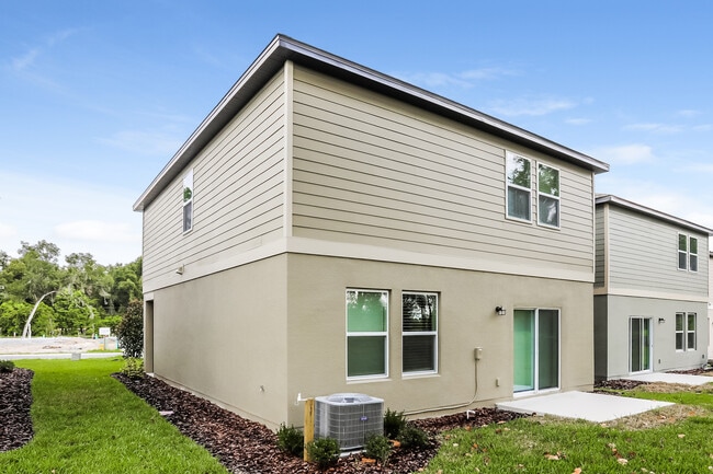 Photo - Lincoln Oaks