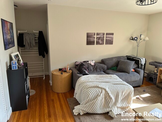 Photo - 65 Chiswick Rd Unit 10