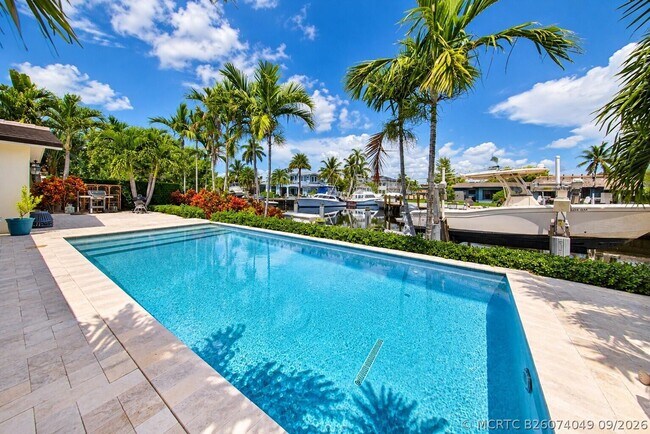 Photo - 2401 NE 47th St