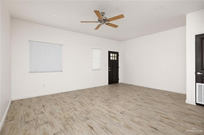 Photo - 605 Jasper St