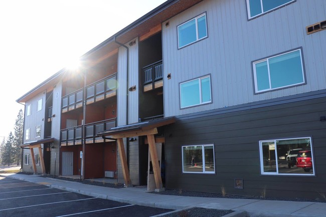 exterior front photo - Cheney Park Commons Apartments