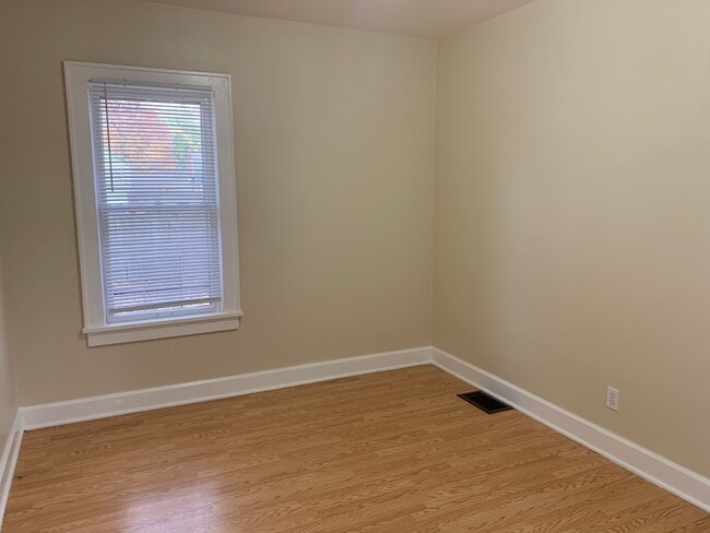 Photo - 2306 24th St NE