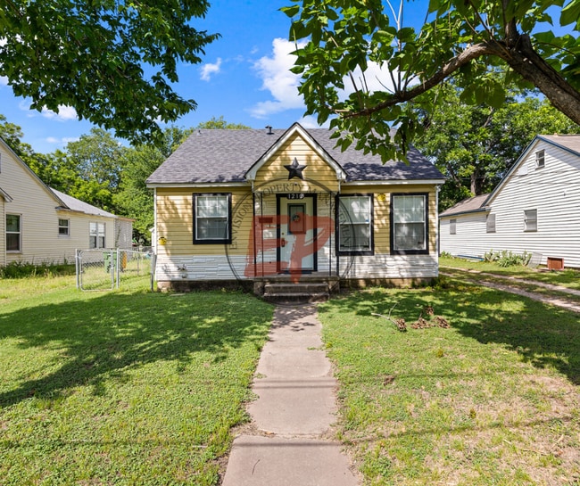 Building Photo - 1212 Lewis St Rental