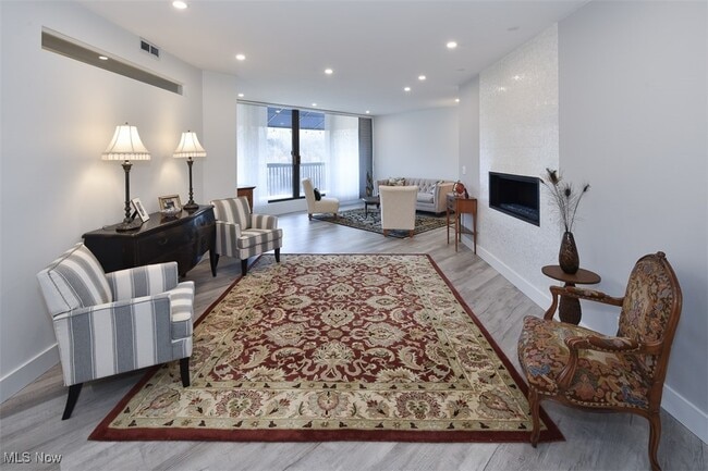 Photo - 19000 Lake Rd