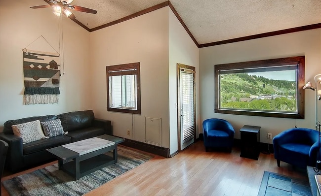 Photo - 350 Old Fish Creek Falls Rd