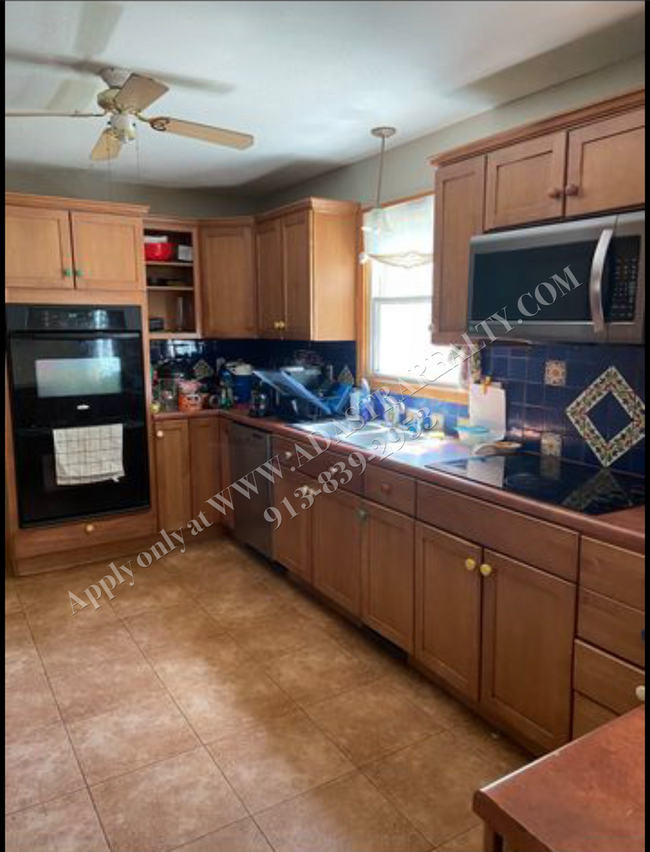 Photo - 1741 W 20th St