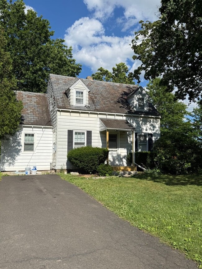 Photo - 3 Bed / 2 Bath Pipersville Home