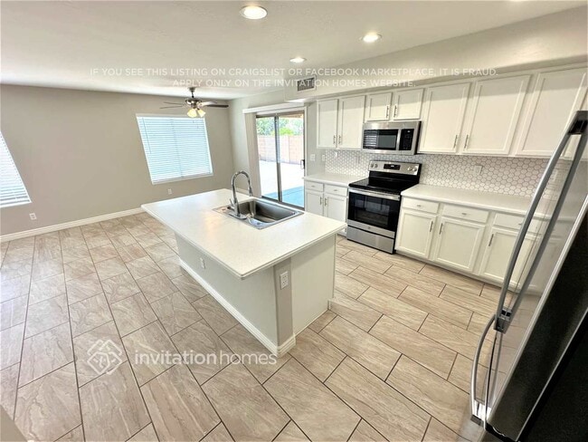 Photo - 25541 W Pioneer St