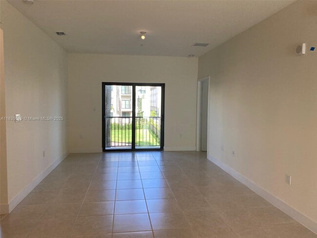 Photo - 4636 NW 84th Ave Unidad