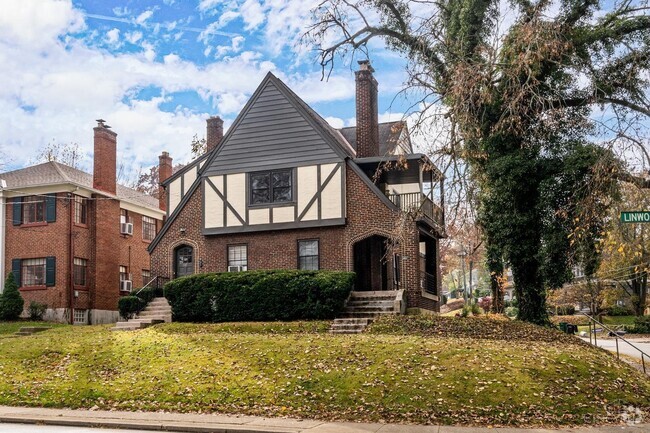 Building Photo - 3401 Linwood Ave Rental