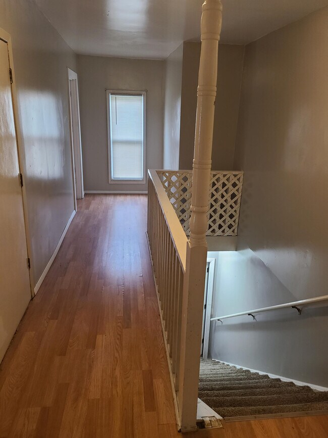 613 W 1st St Unit 613 1/2