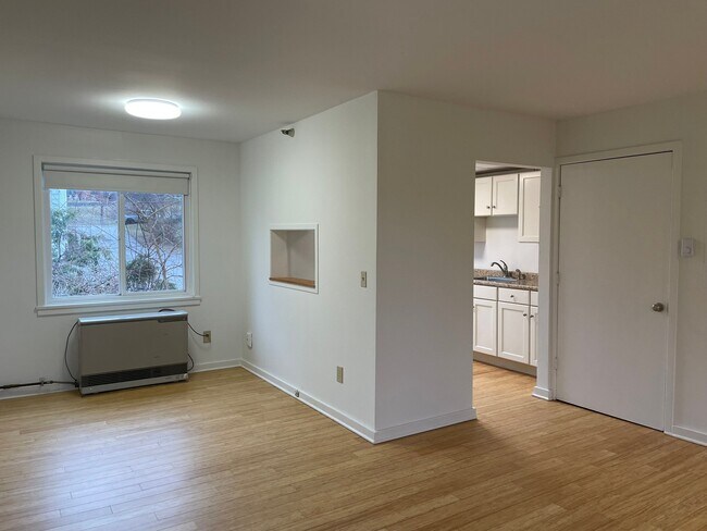 237 Maple St Unit 5