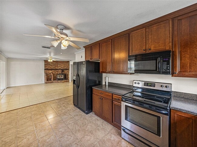 kitchen - 34477 Poinsettia Pl